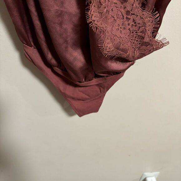 Abercrombie & Fitch Mauve Lace Bodysuit - Picture 9 of 11